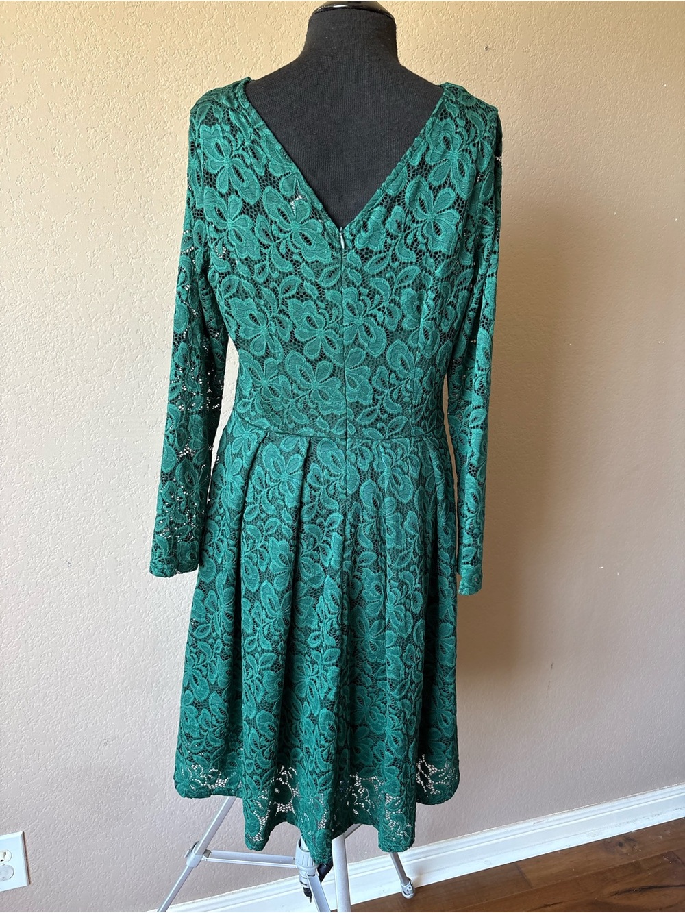 MissMay Long sleeve Lace Dark Green Dress Sweetheart neckline Sz Large semi form